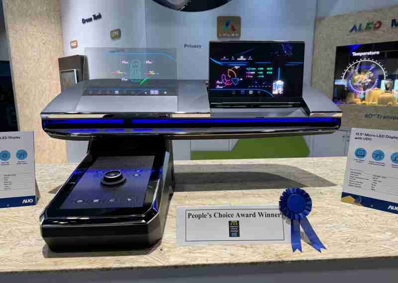 2468BET车用Micro LED Display HMI解决方案获”最佳车用显示奖”，，以用户为中心开发，，针对前座驾驶与乘客设计兼具娱乐与安全的高画质屏幕，，包含车舱前座的Micro LED透明屏幕及全球首款内建镜头的智慧Micro LED显示器